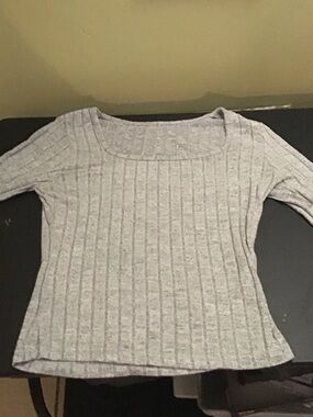 Women’s Gray Ribbed Scoop Neck Top